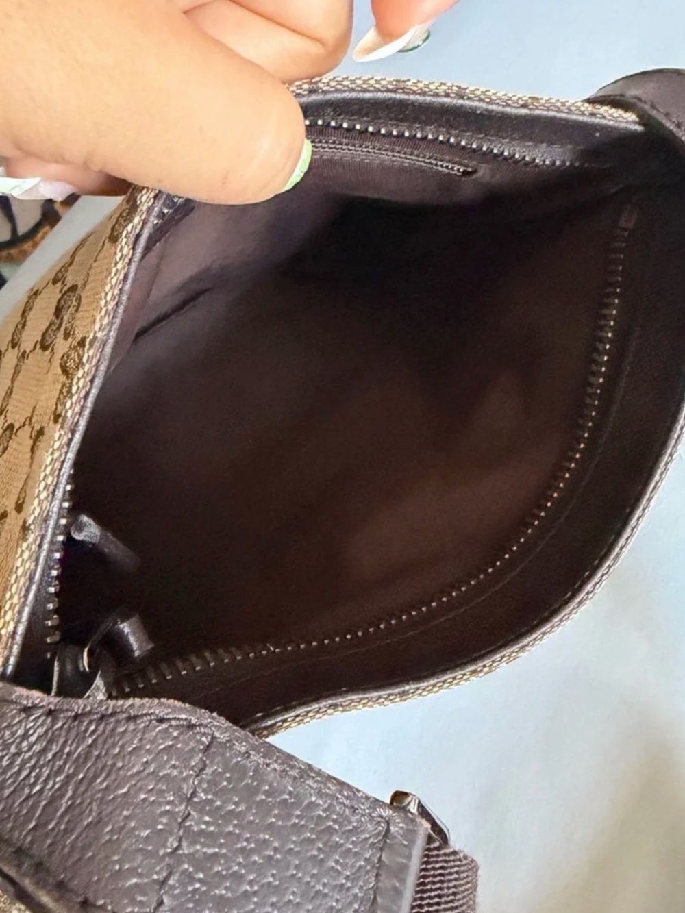 Gucci Beige/Brown GG Supreme Crossbody Bag with Adjustable Strap - Picture 11 of 11